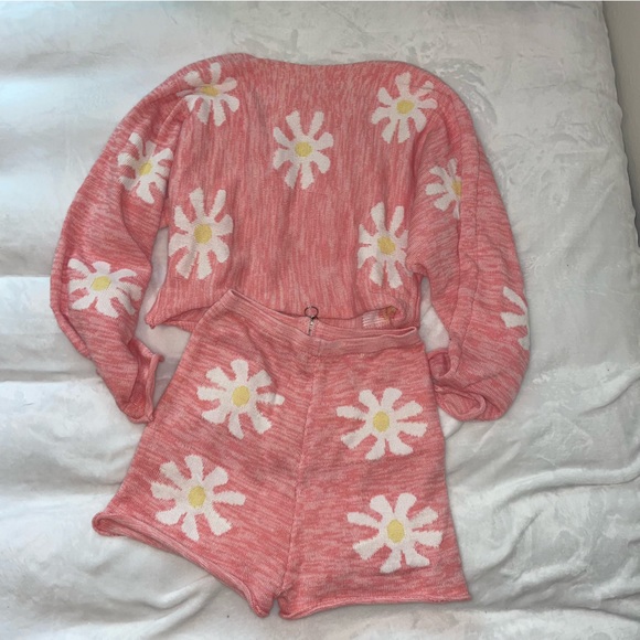 Pink Floral Daisy Matching Knit Sweater Set with shorts and sweater - Picture 3 of 3